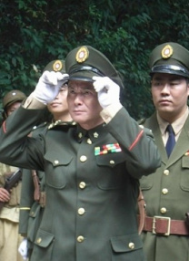 据他介绍，春节档电影的火爆，直接带动了襄阳、宜宾等多个城市的国内外游客增量，湖北藕粉等地方特色美食也迎来倍数级销量增长，地方文旅既收获了品牌知名度，也收获了可观的经济效益。